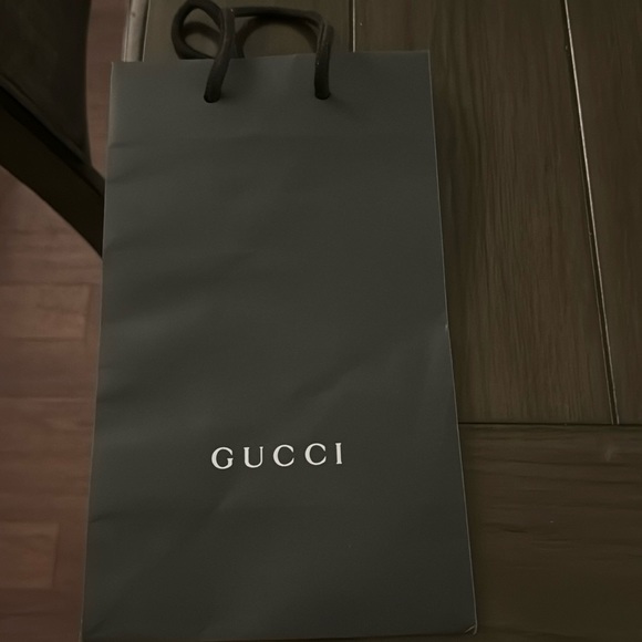 Gucci - Picture 1 of 4